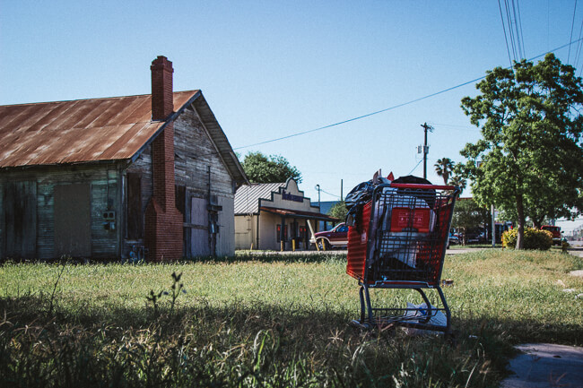 Abandoned Southside home on Pleasanton Road. VICTORIA URIBE / FOLO MEDIA